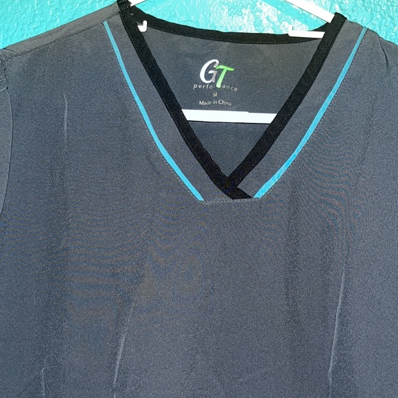 Grey scrub - Picture 2 of 3